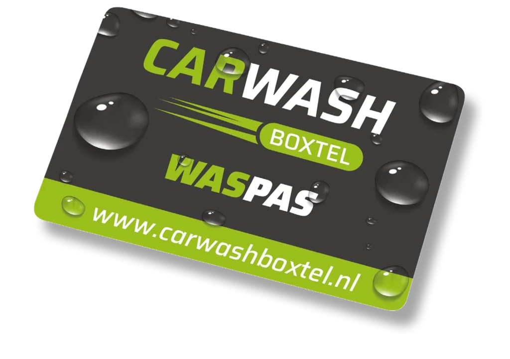 Een grijze en groene Carwash Boxtel waspas met waterdruppels en een websiteadres.